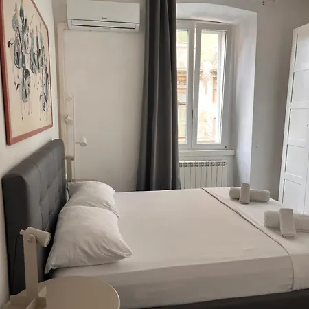 Rivapartments アパート